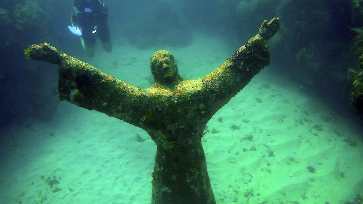 Jesus statue