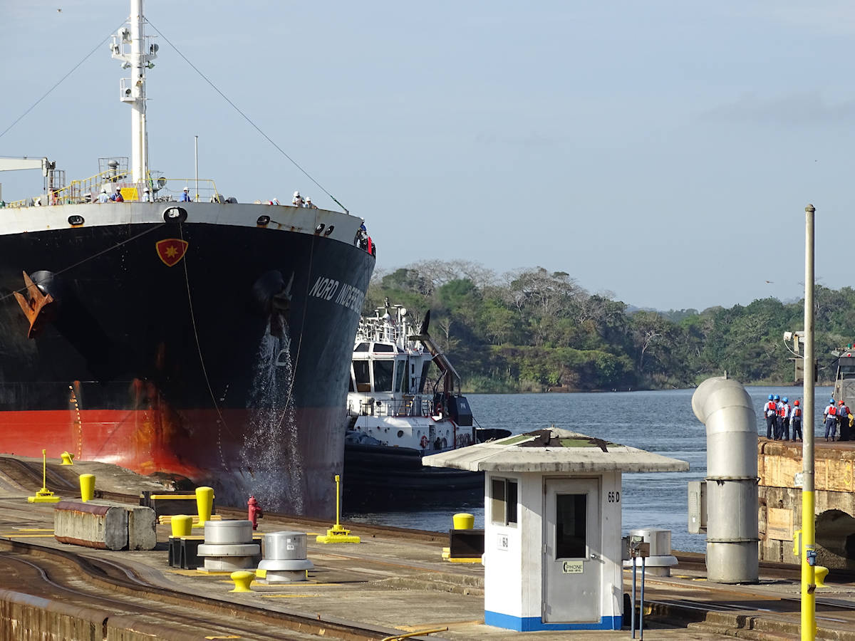 Navigation in to the lock