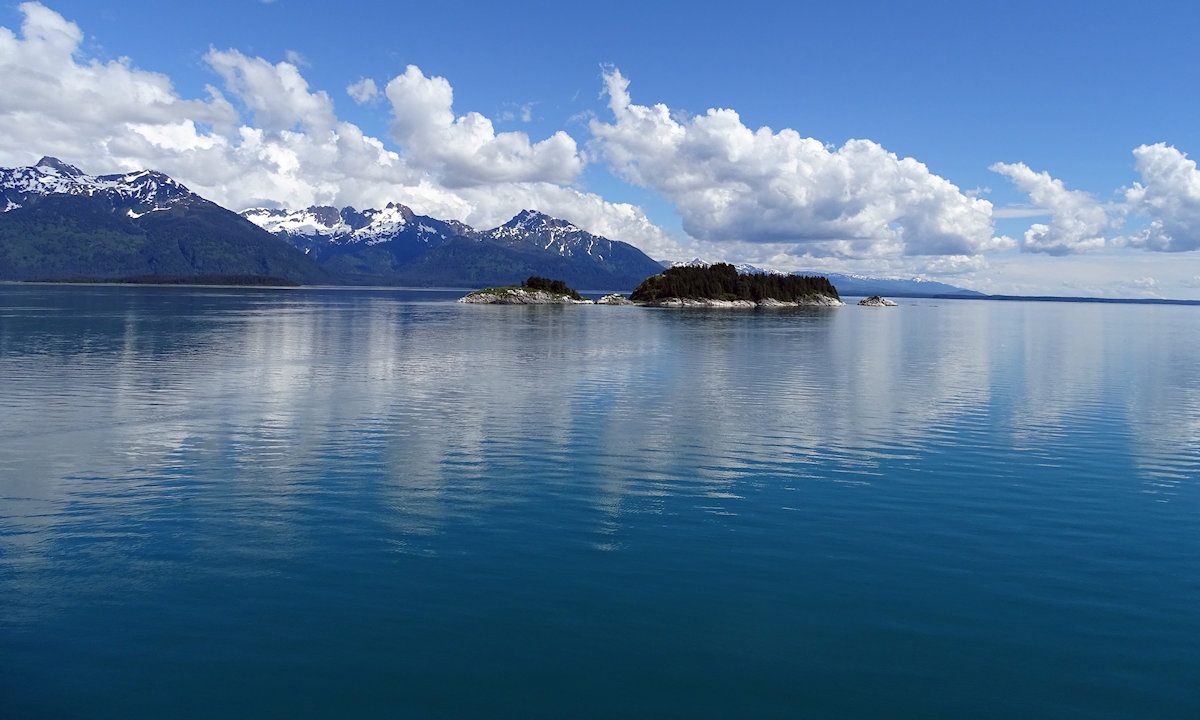 Glacier Bay fjord cruising