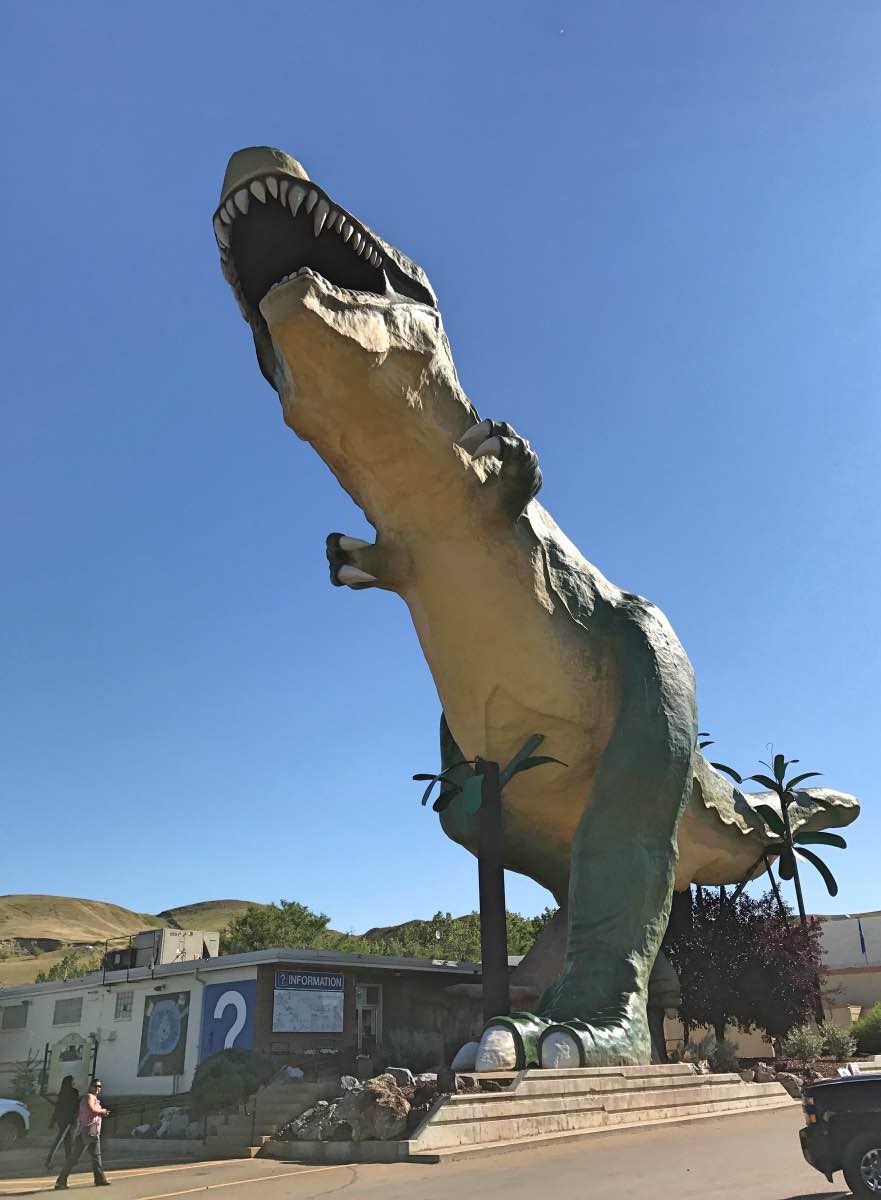 Drumheller, Alberta, Canada - Worlds largest dinosaur