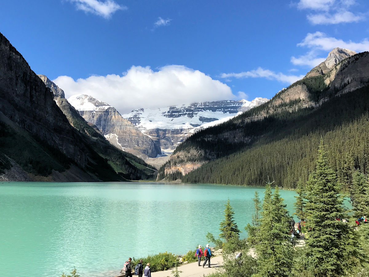 Lake Louise, Alberta Canada - entrance to the trail