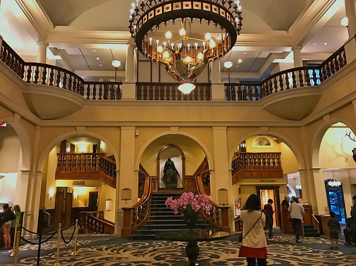 A view of Fairmont Chateau Lake Louise - Lobby
