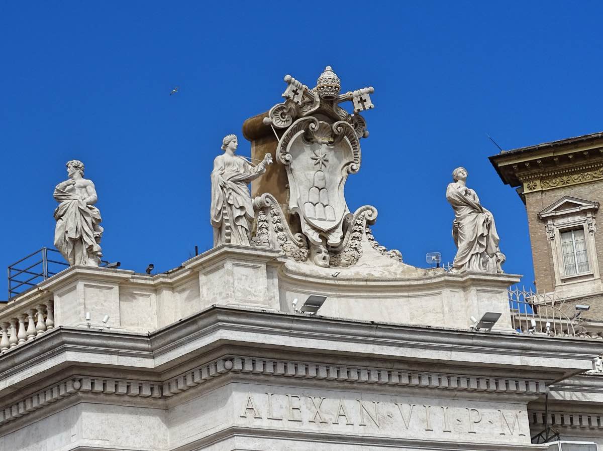 Vatican - Statues