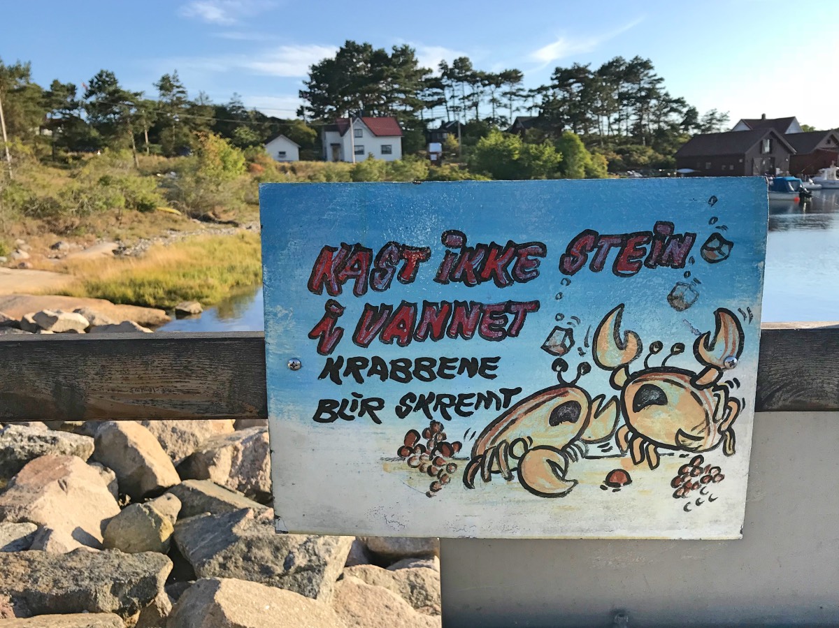 Hvaler - Crab sign
